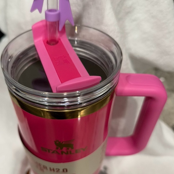 Stanley Vibrant Pink Quencher Tumbler Valentines 40 oz - Picture 4 of 10